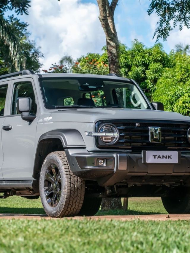 GWM Tank 300: SUV roda 75 km no modo elétrico e entra até em lagos