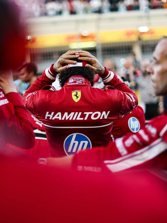Hamilton admite frustração com desempenho na Ferrari: ‘Doloroso’