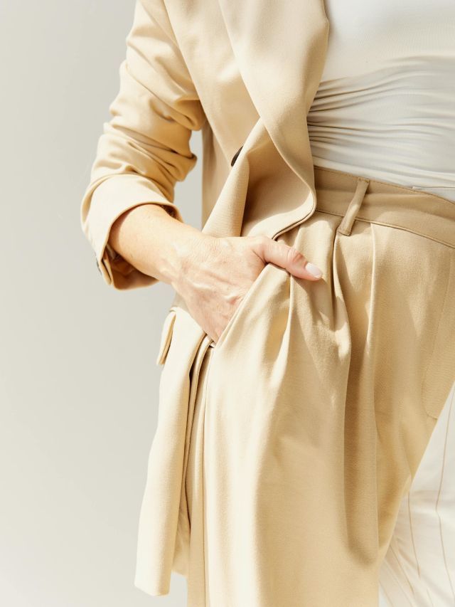 Dress Codes: por que as mulheres têm menos bolsos do que os homens?