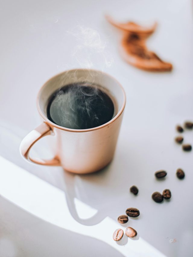 Preço do café salta 77% em um ano na inflação de março, mostra IBGE