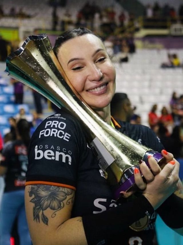 Tiffany desabafa após se tornar primeira mulher trans campeã da Superliga